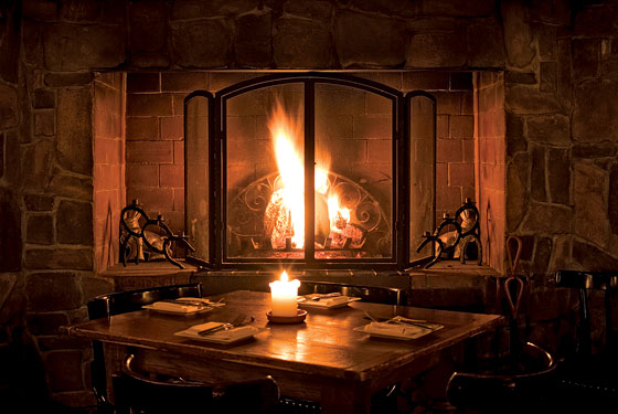 fireside-chats-dining-table
